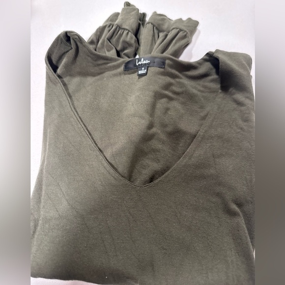 Lulu's Olive V-Neck bodysuit - Picture 3 of 3